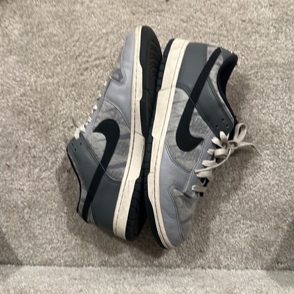 Used - Picture 2 of 3